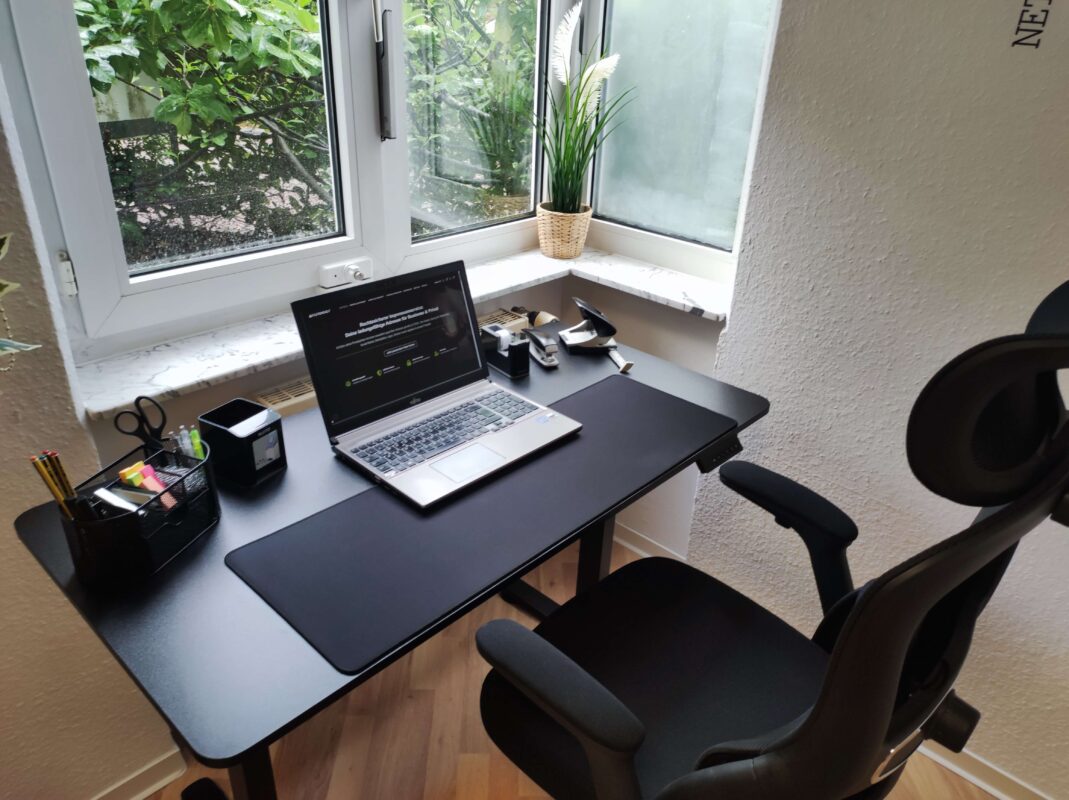 Frontansicht Arbeitsplatz zum mieten bei flexdienst